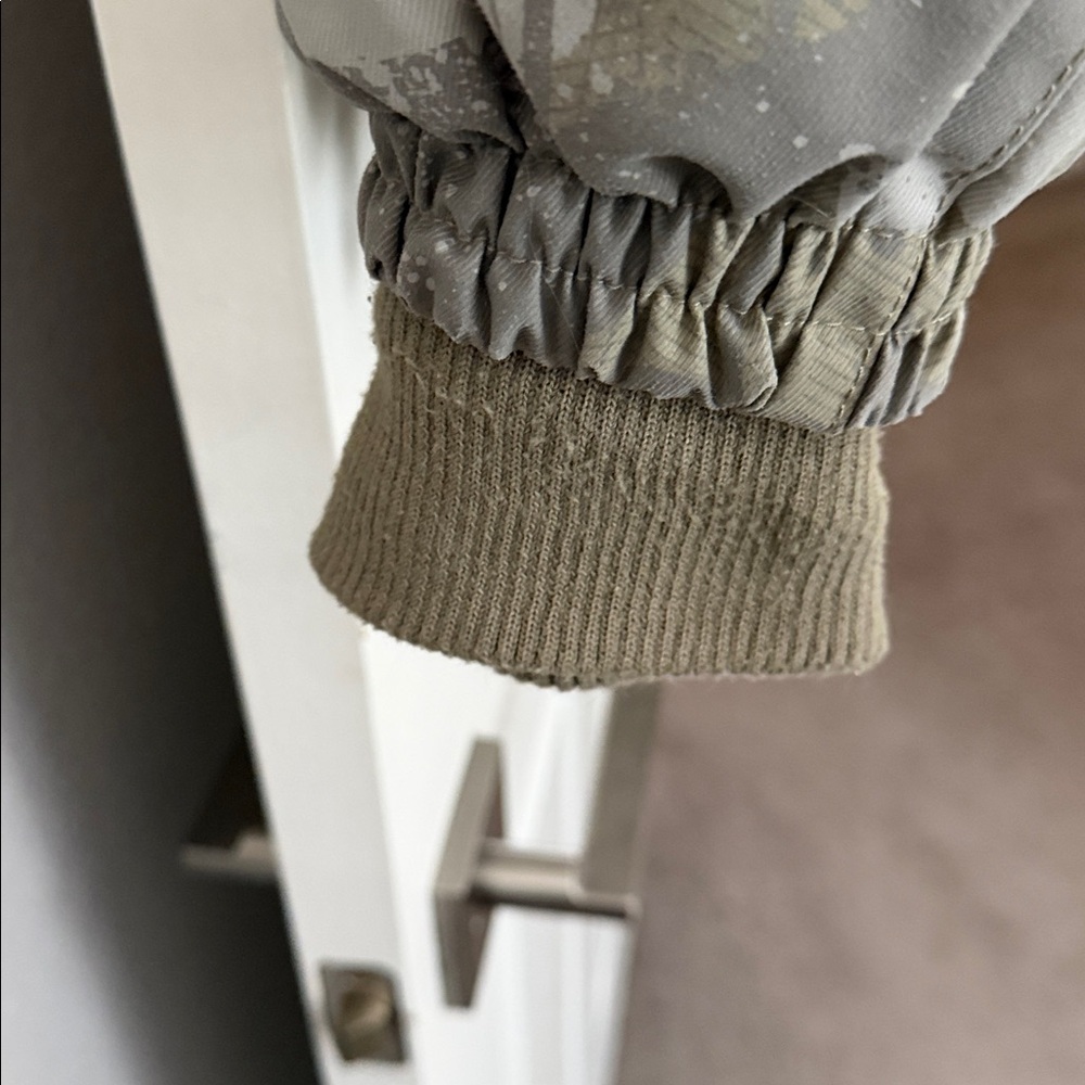 Camouflage Snowboarding Jacket - Picture 11 of 13